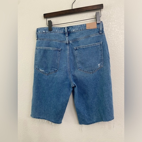 PAIGE High Rise Raw Hem Denim Shorts Medium Wash Distressed Frayed Jorts 31 - Picture 4 of 13